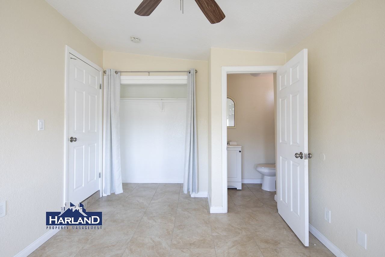 3240 Franklin Ave - Photo 6 of 14