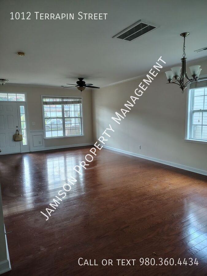 1012 Terrapin St - Photo 2 of 12