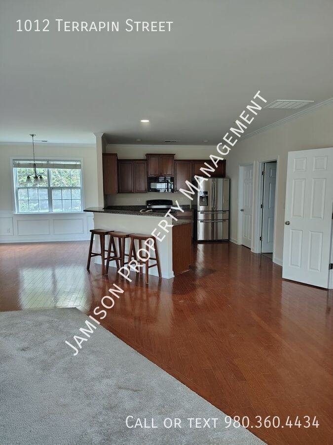 1012 Terrapin St - Photo 3 of 12