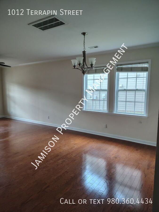 1012 Terrapin St - Photo 5 of 12