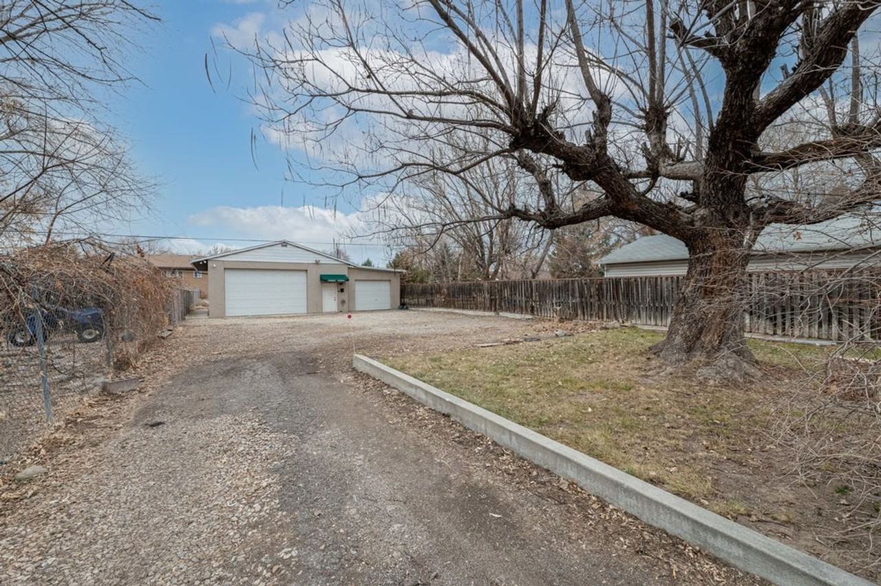 3848 S 400 E - Photo 3 of 18