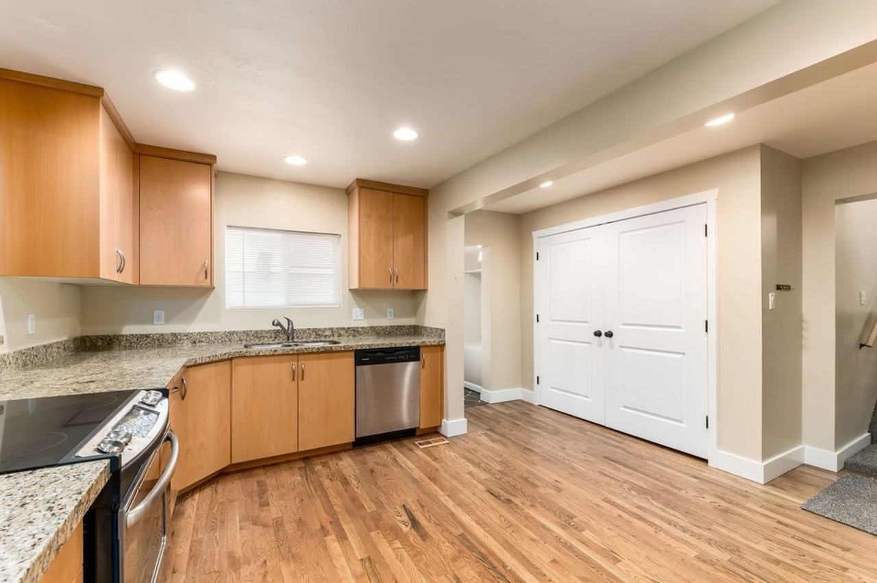 3848 S 400 E - Photo 7 of 18