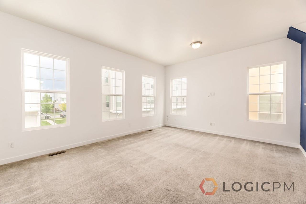 10592 S Redknife Dr - Photo 4 of 20