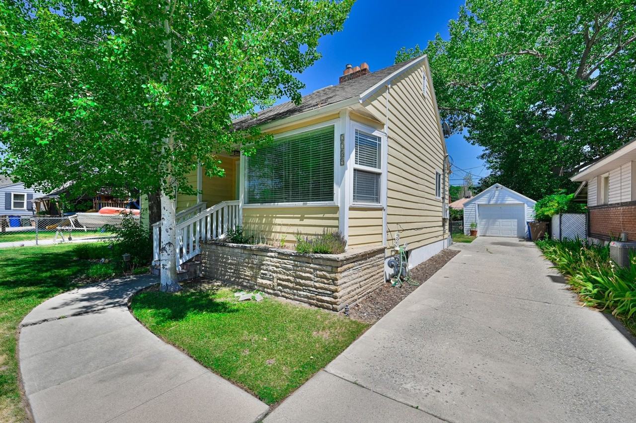 2789 S Alden St - Photo 4 of 28
