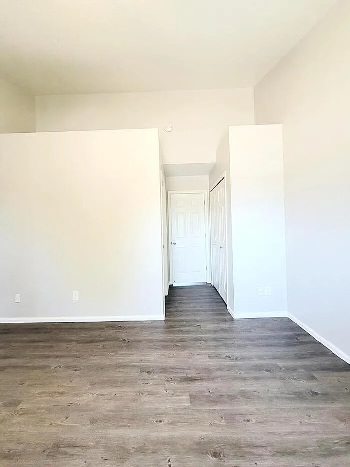 1707 Oakshire Ln #A - Photo 5 of 20