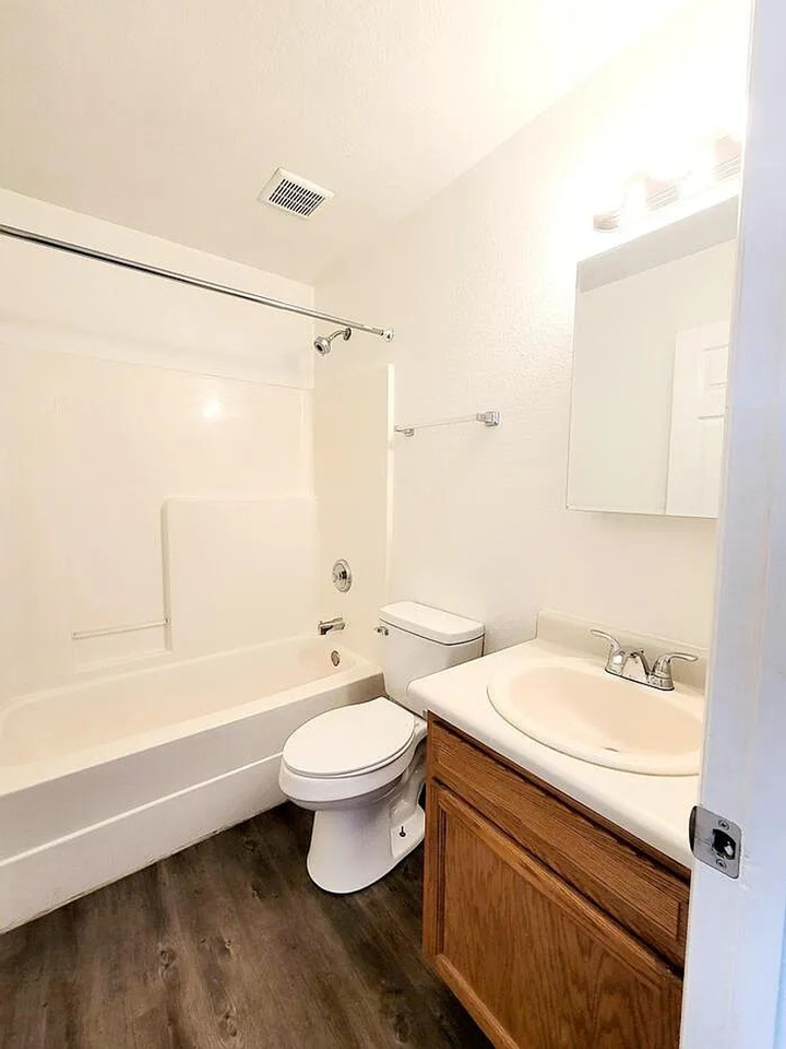 1707 Oakshire Ln #A - Photo 6 of 20