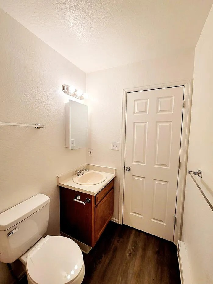 1707 Oakshire Ln #A - Photo 7 of 20