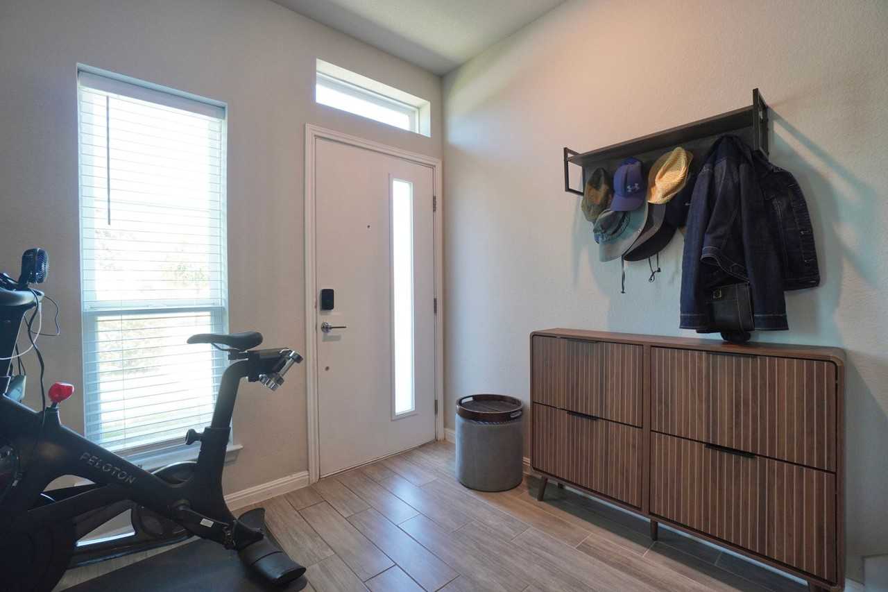 5501 Charles Merle Dr #B - Photo 5 of 32