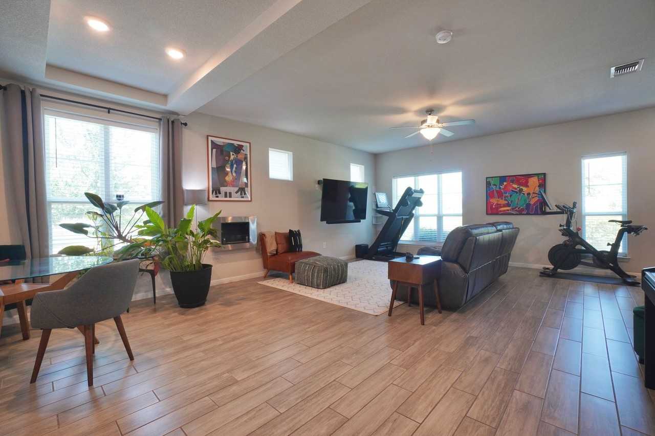 5501 Charles Merle Dr #B - Photo 6 of 32