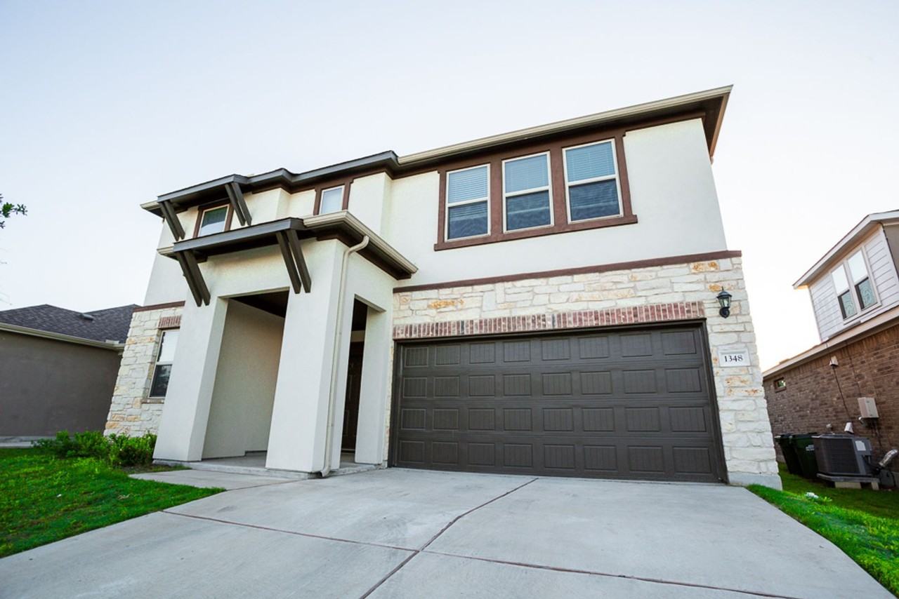 1348 Eagle Ray St - Photo 2 of 37