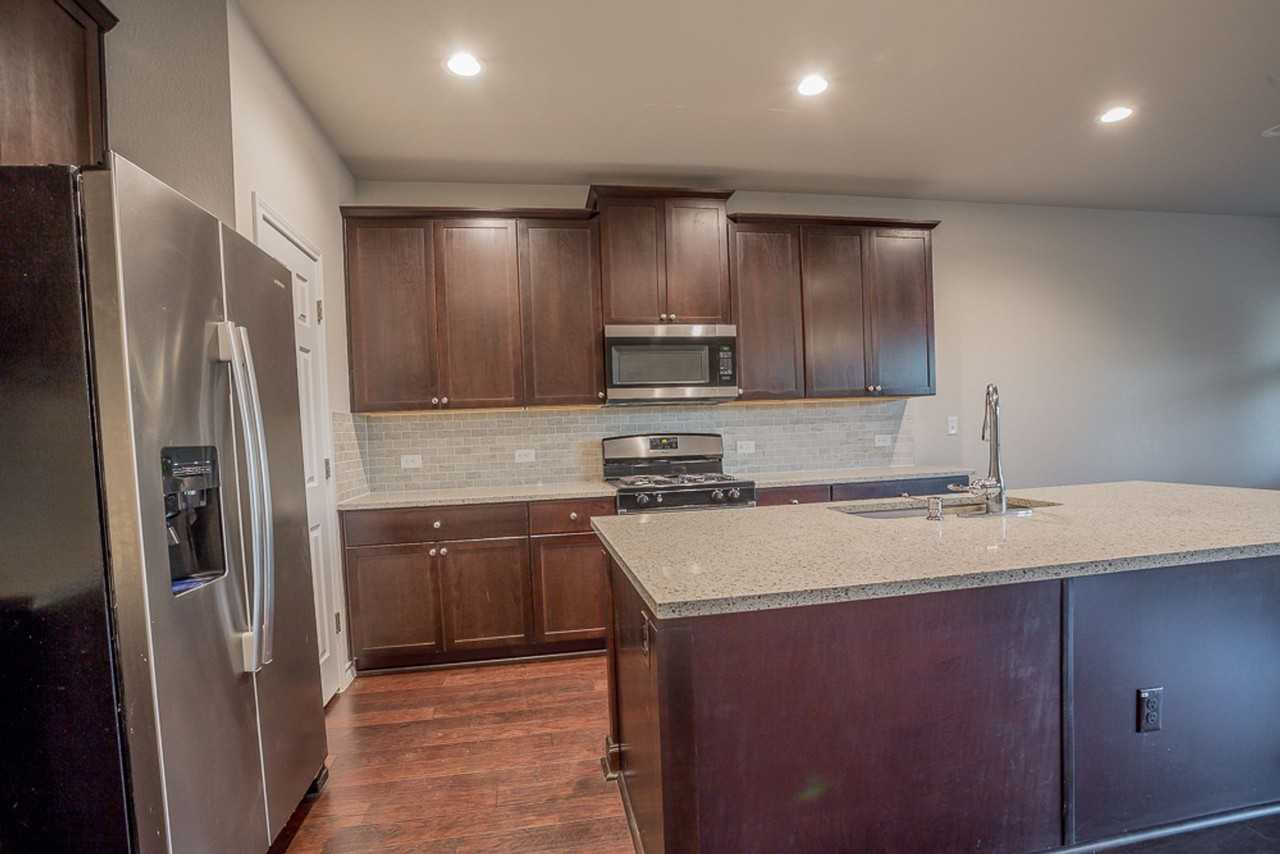 1348 Eagle Ray St - Photo 7 of 37