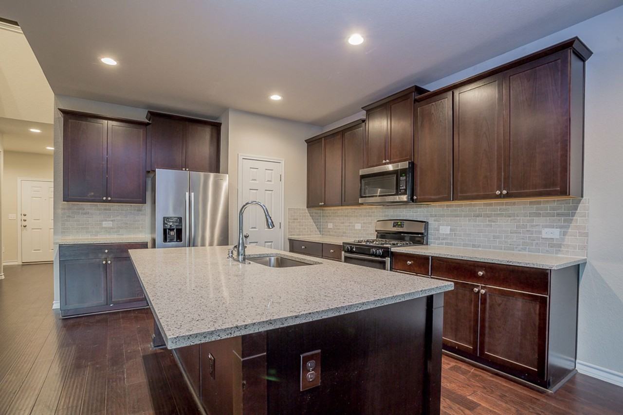 1348 Eagle Ray St - Photo 6 of 25