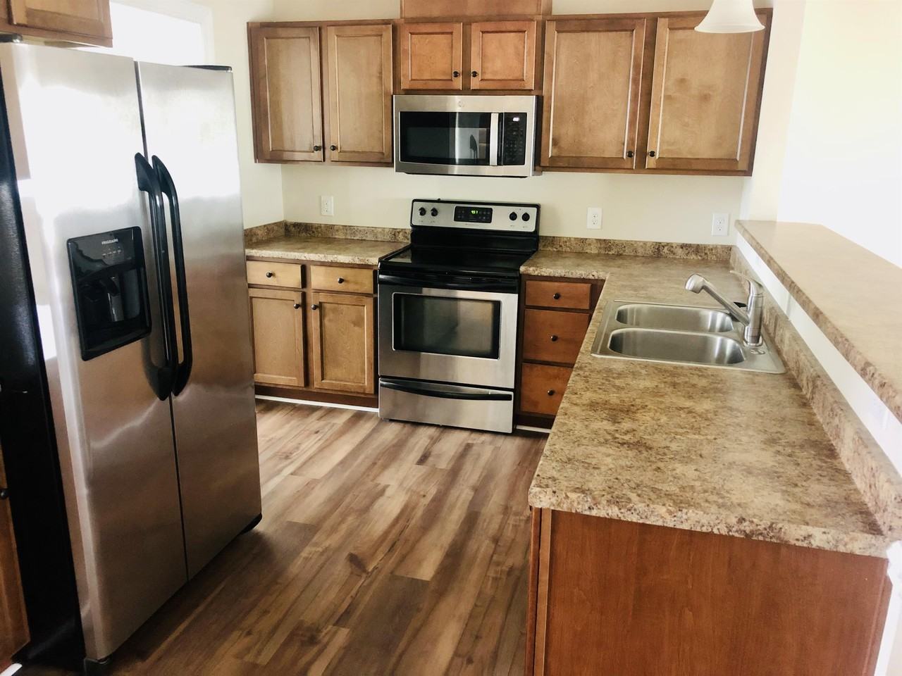2212B Sweet Bay Dr #1 - Photo 2 of 40