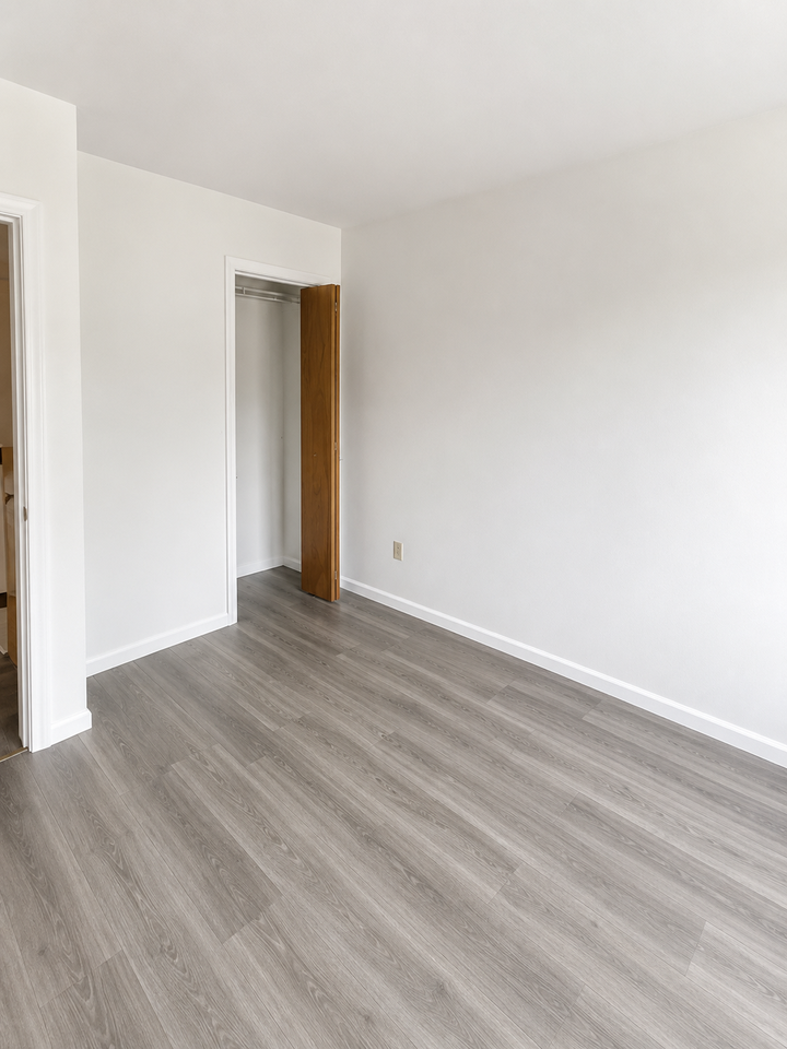 31 Railroad St #15 - Photo 3 of 8