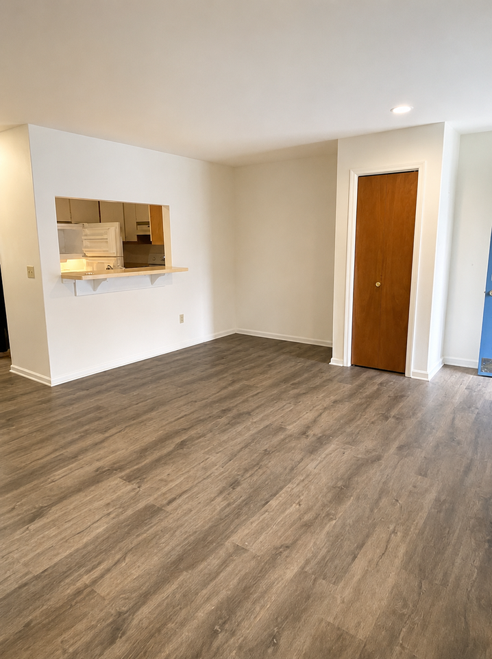 31 Railroad St #15 - Photo 7 of 8