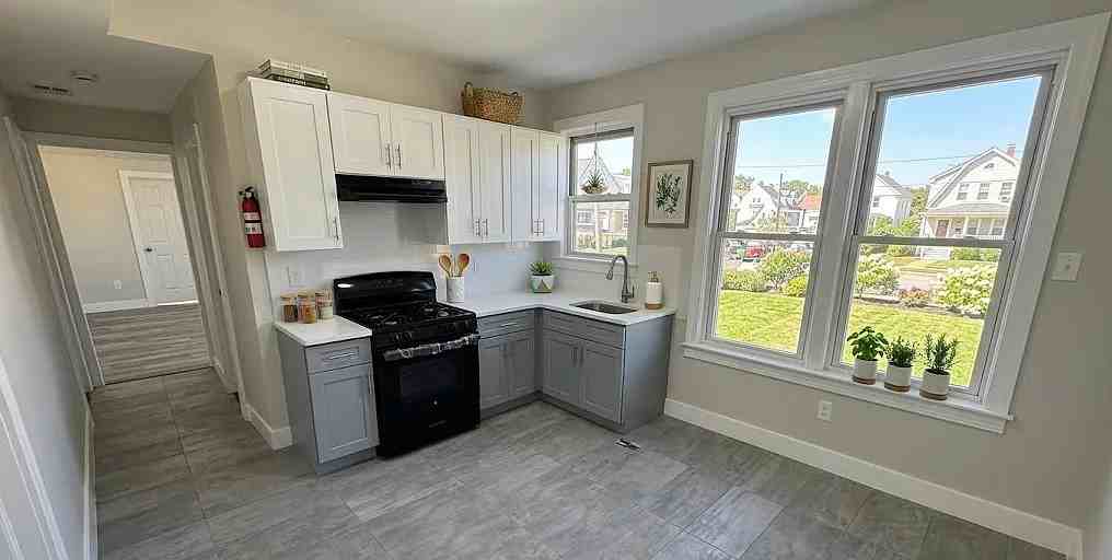 28 Wainwright St #28-3 - Photo 2 of 5