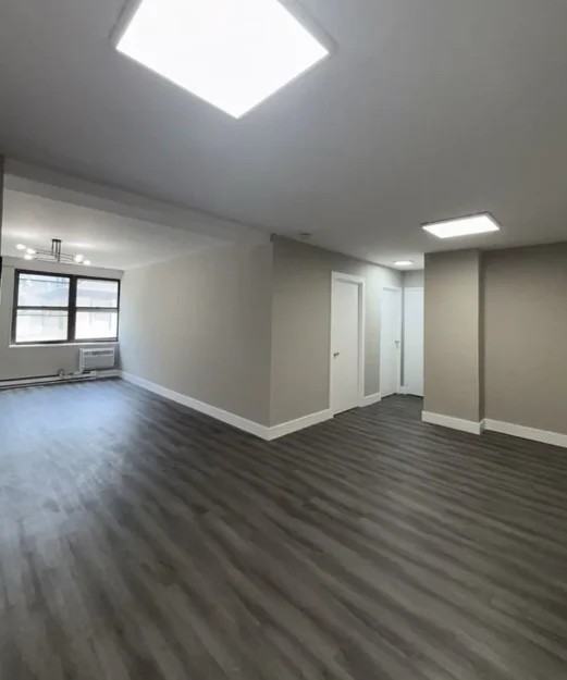 1112 Riverside Ave #4G - Photo 6 of 10