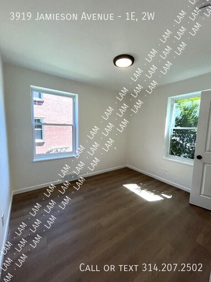 3919 Jamieson Ave #1E2W - Photo 2 of 15