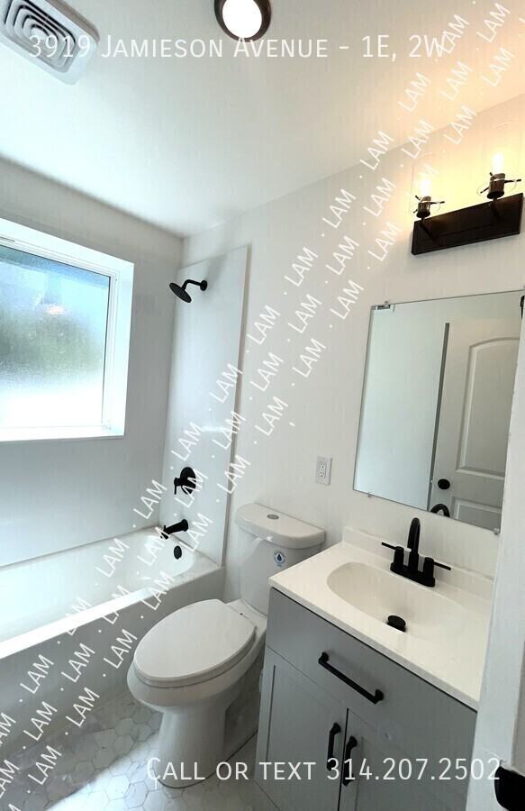 3919 Jamieson Ave #1E2W - Photo 3 of 15