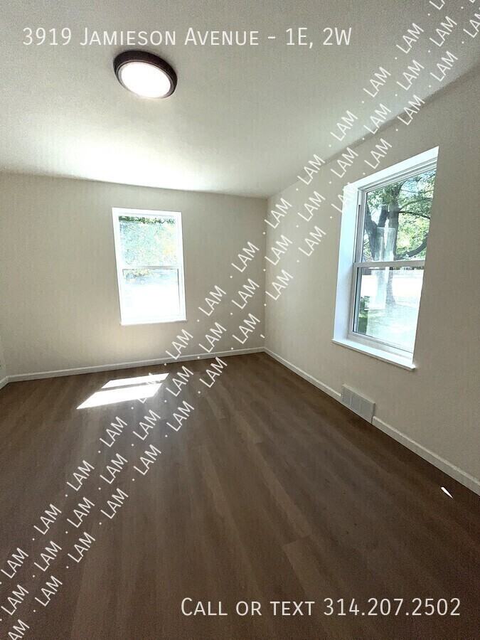 3919 Jamieson Ave #1E2W - Photo 4 of 15