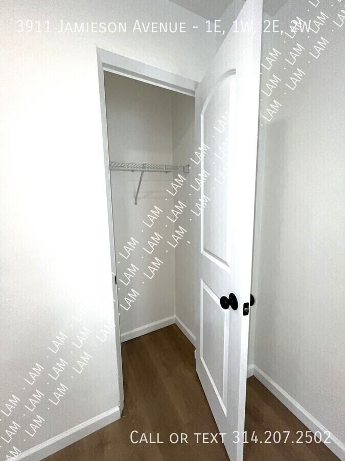 3911 Jamieson Ave #1E1W2E2W - Photo 7 of 15
