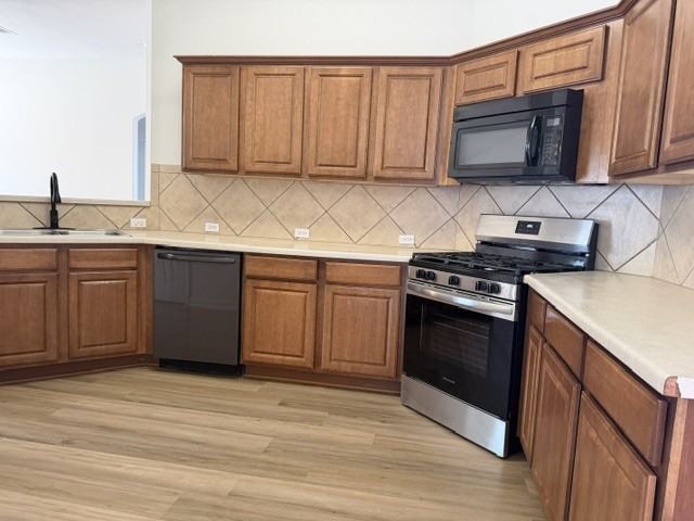 939 Dark Horse Ln #1 - Photo 6 of 17