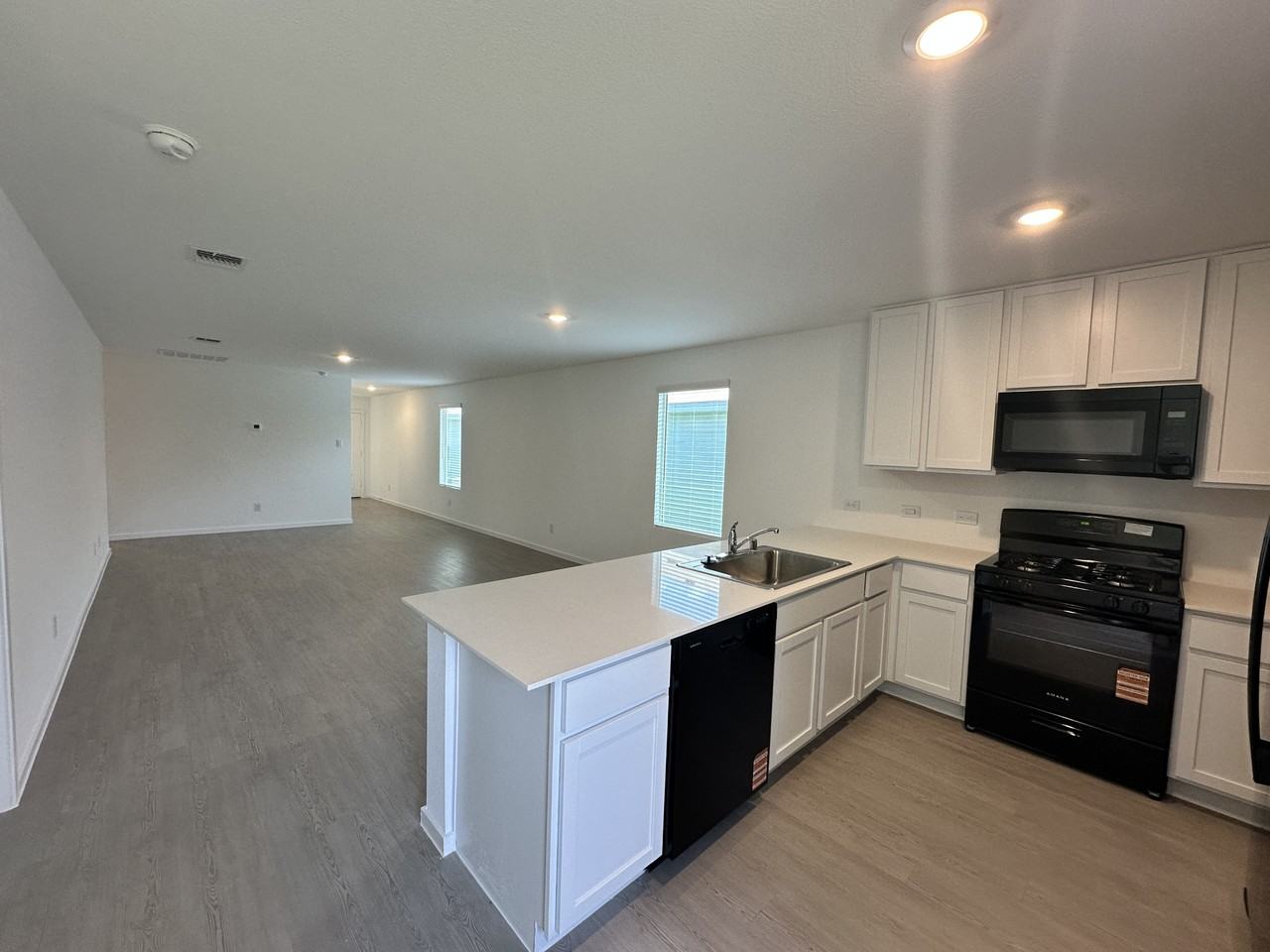 3902 Selawik St #1 - Photo 5 of 18