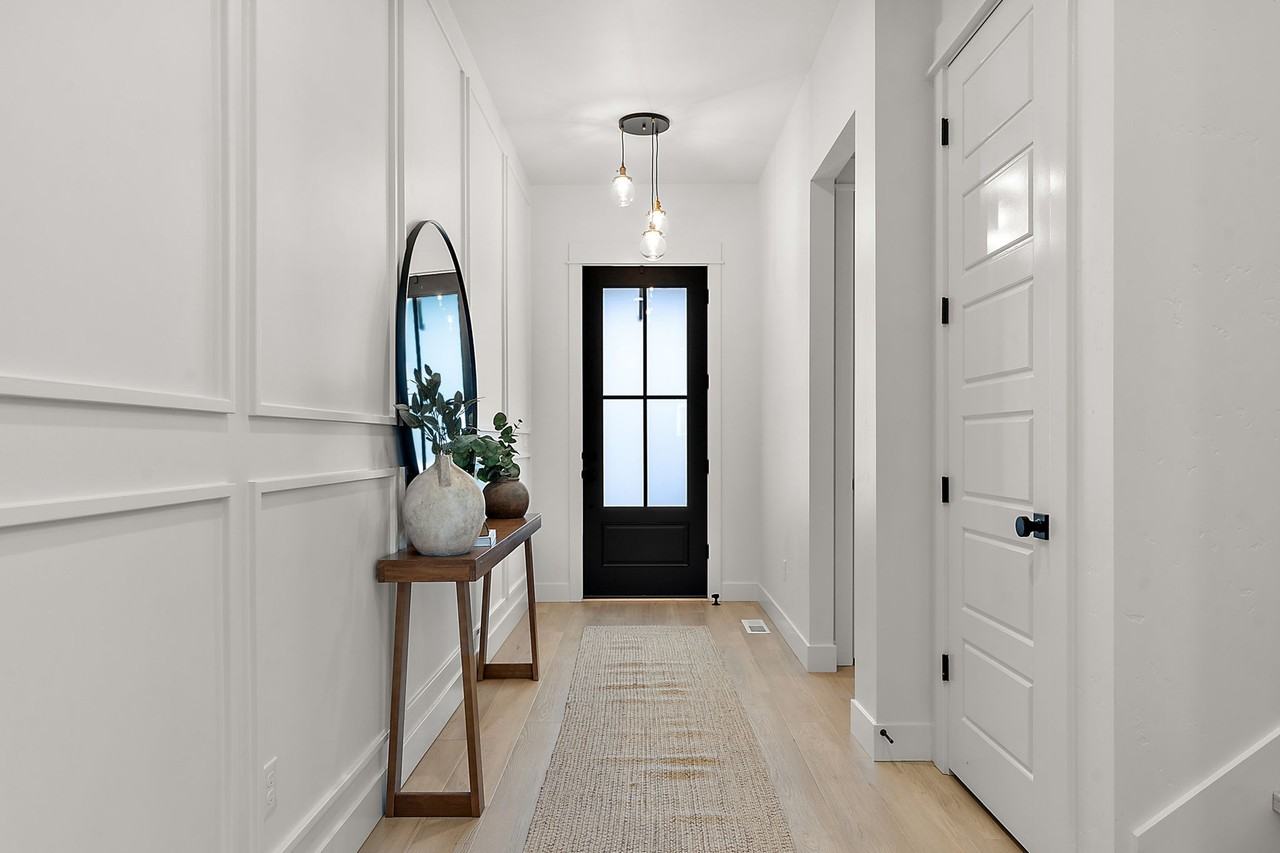 6862 N Willowside Ave #1 - Photo 3 of 45