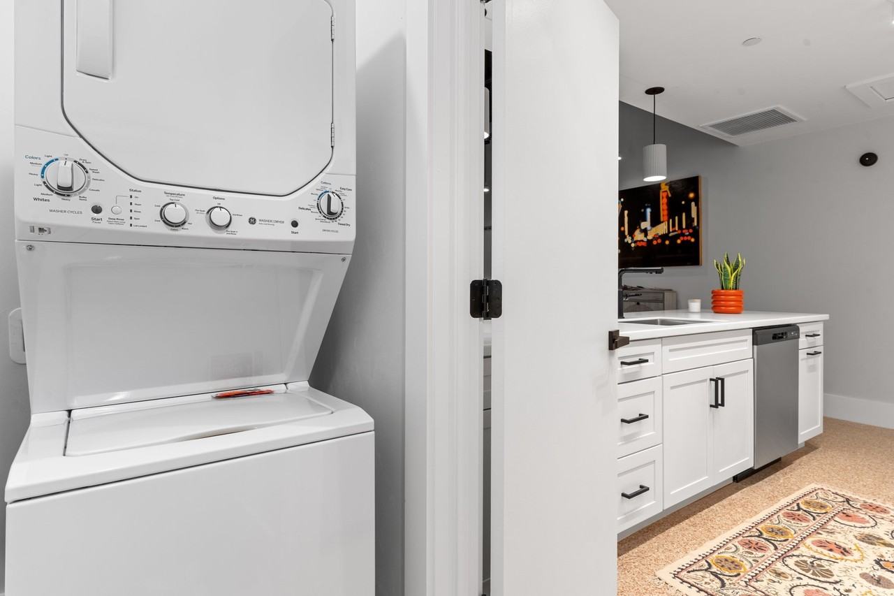 915 Railroad Ave #103 - Photo 6 of 17