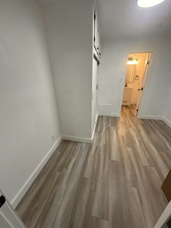 934 Simmons Avenue, Unit 934 1/2 - Photo 2 of 12