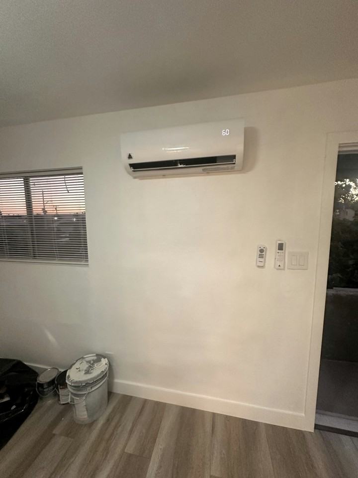 934 Simmons Avenue, Unit 934 1/2 - Photo 7 of 12