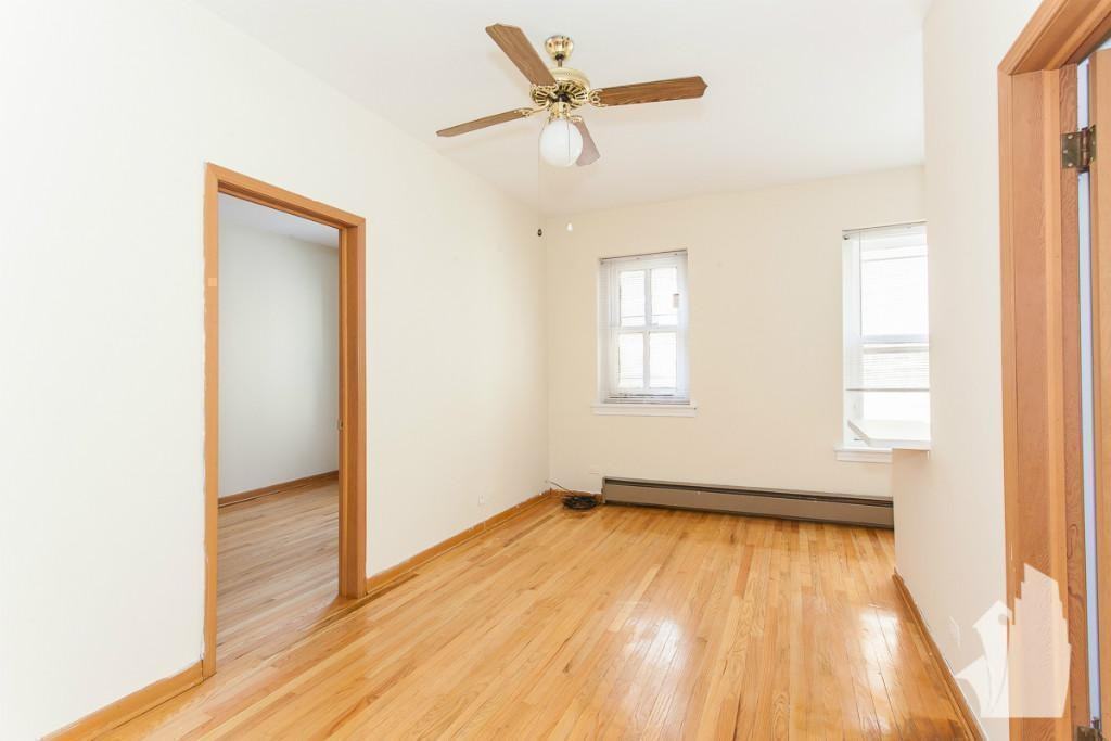 635 W Barry Ave #404 - Photo 3 of 8