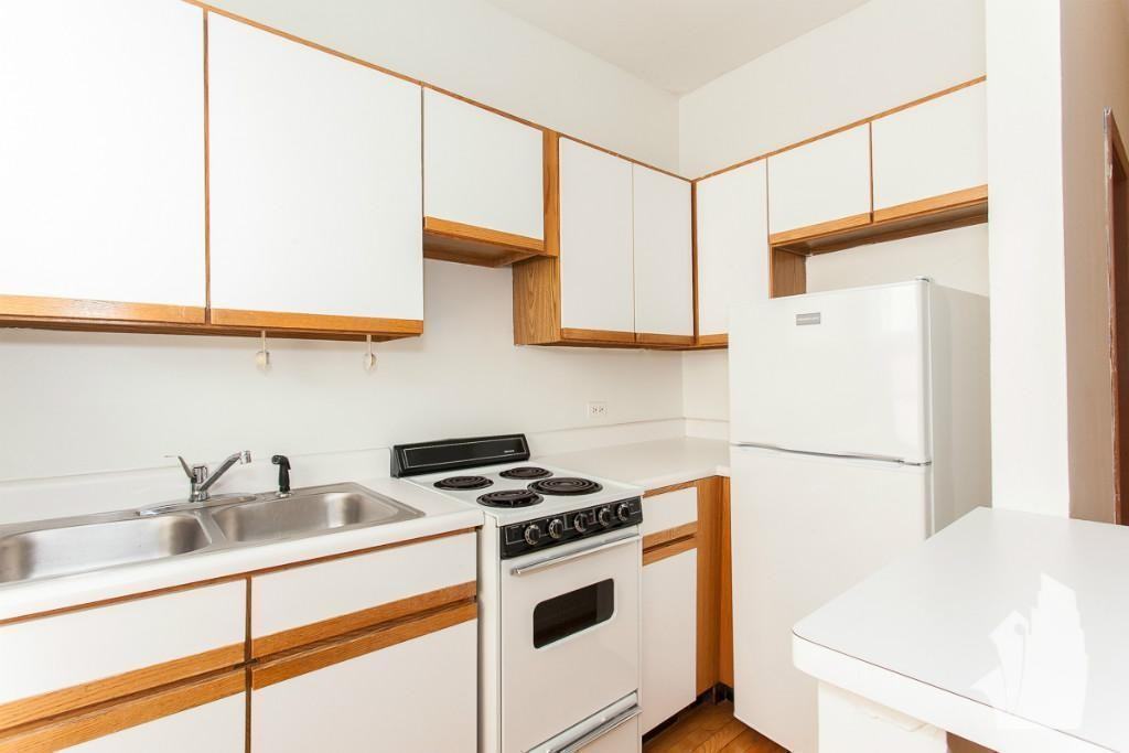 635 W Barry Ave #404 - Photo 6 of 8