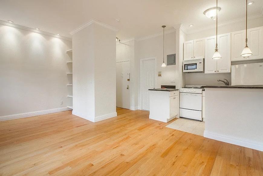 28 W 90th St - Photo 4 of 10