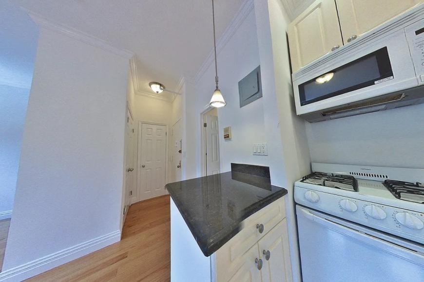 28 W 90th St - Photo 6 of 10