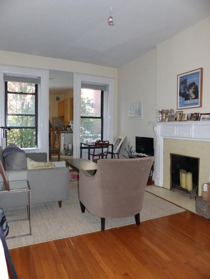 110 E 61st St - Photo 3 of 10