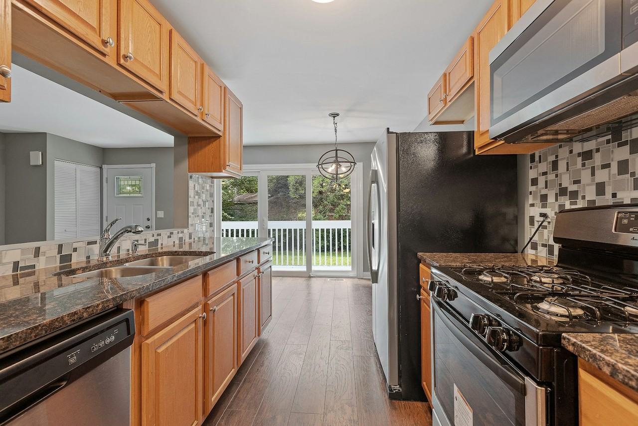 223 Foxhead Court, Unit B - Photo 5 of 13