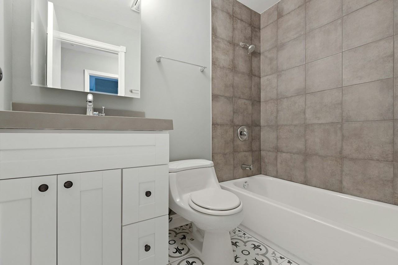 223 Foxhead Court, Unit B - Photo 7 of 13