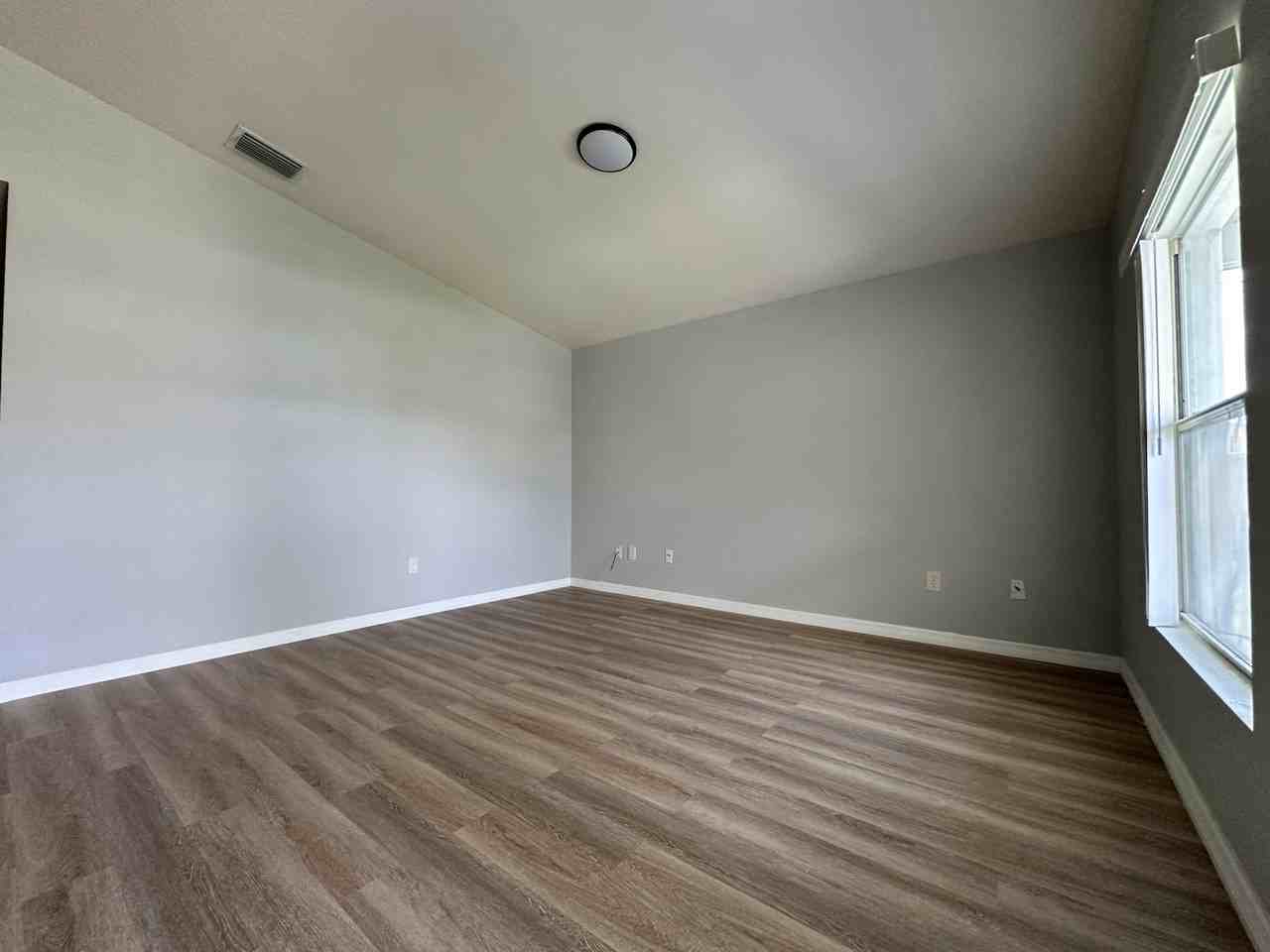 228 Homer Avenue South - Photo 2 of 19
