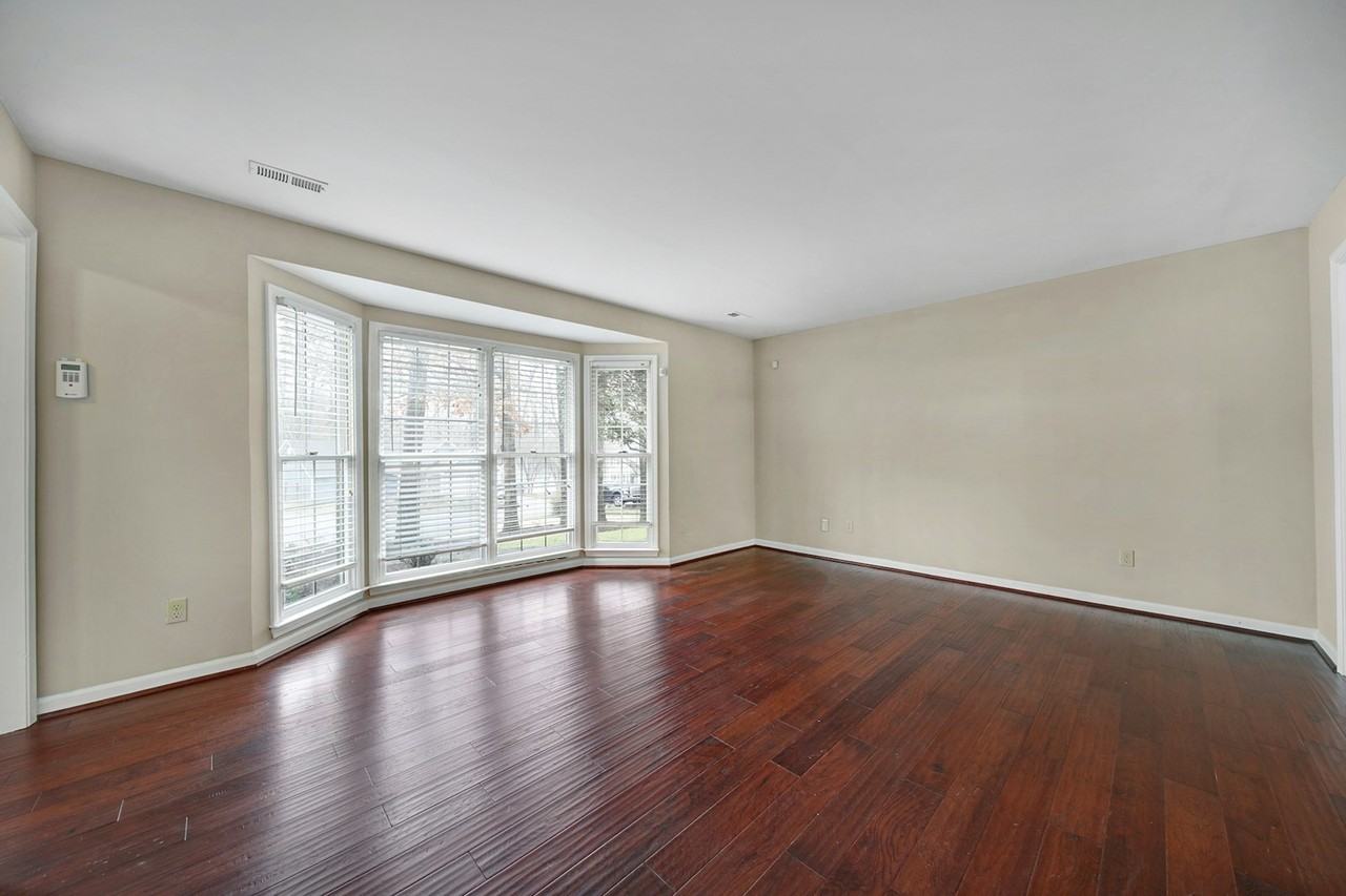9911 Manbey Court - Photo 4 of 44