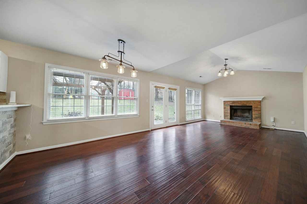 9911 Manbey Court - Photo 7 of 44