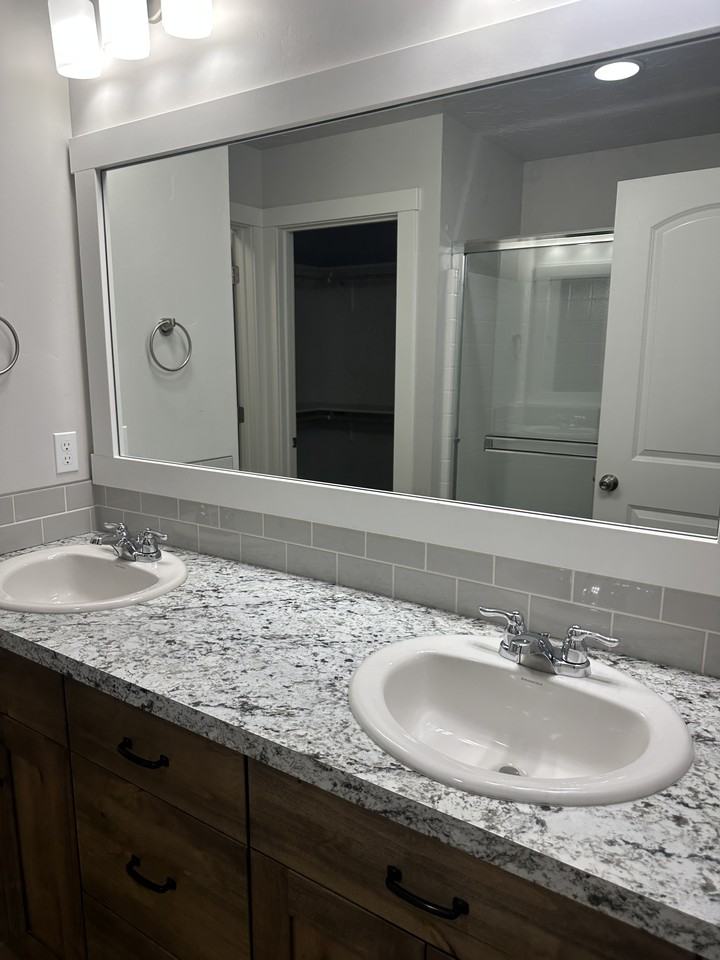 248 Stagecoach Ave #1 - Photo 7 of 9