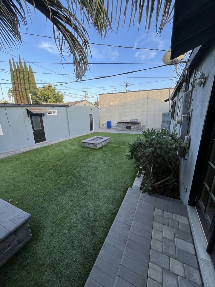 15700 Crenshaw Boulevard, Unit House w/ shared bkyd - Photo 4 of 8