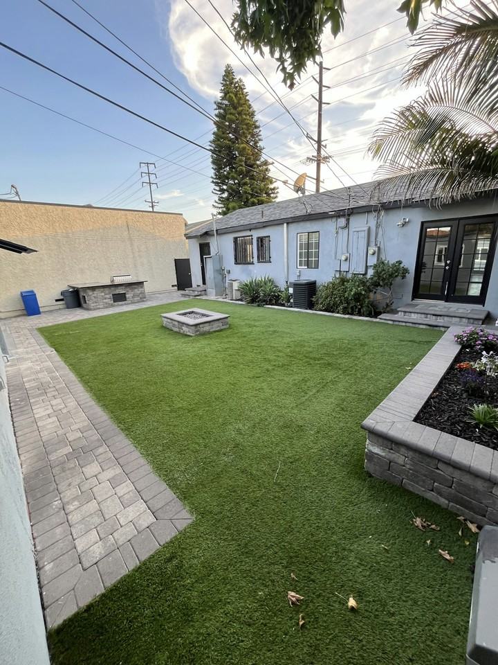 15700 Crenshaw Boulevard, Unit House w/ shared bkyd - Photo 6 of 8