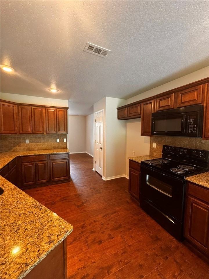 11723 E Creek Ln - Photo 6 of 21