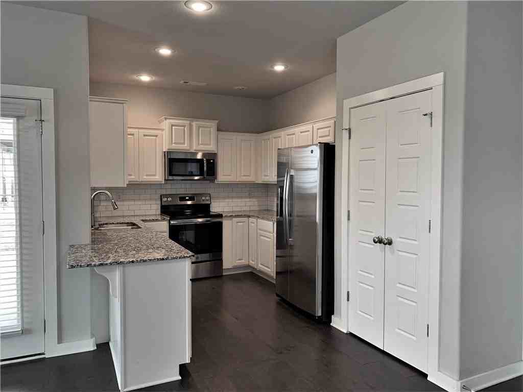3901 Sw Peachwood Dr - Photo 4 of 26