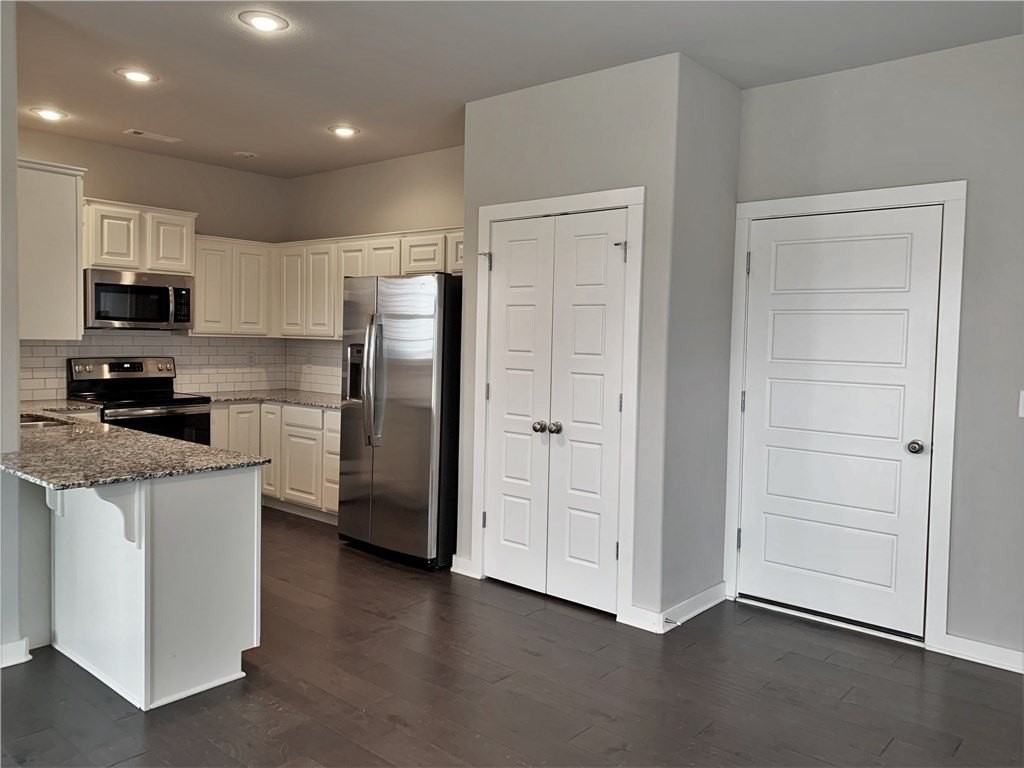 3901 Sw Peachwood Dr - Photo 6 of 26