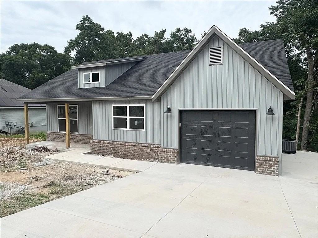68 Kirkwall Dr - Photo 2 of 13