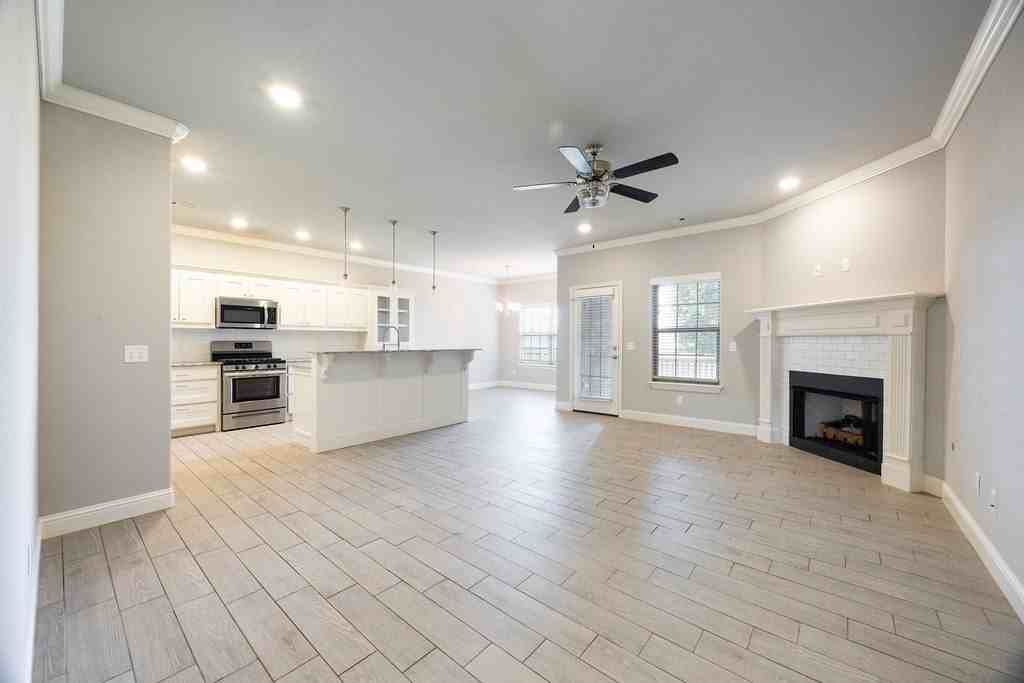 2250 N Inglewood St - Photo 2 of 18