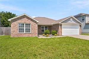 featured image of 802 Sw Green World St